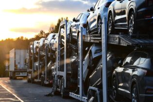 Рост импорта: ввоз автомобилей через Уссурийскую таможню увеличился в 5,2 раза Международная доставка грузов из Китая